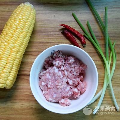 玉米炒肉的正宗做法,怎样做的玉米炒肉才好吃(2)