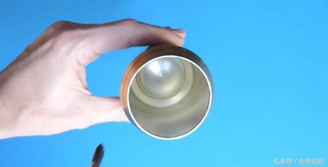如何去除易拉罐瓶口,易拉罐去掉盖子方法(4)