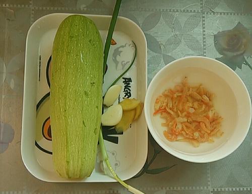 西葫芦炒海米的正宗做法,西葫芦海米正宗做法(1)