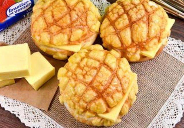 菠萝包怎么做酥皮才不会撑破,菠萝包酥皮黄油必须打发吗(6)