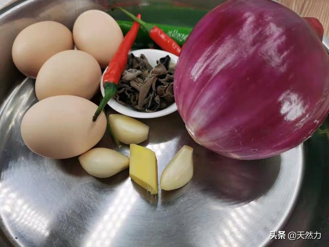 圆葱炒鸡蛋的正宗做法,圆葱炒鸡蛋最正宗的做法(3)