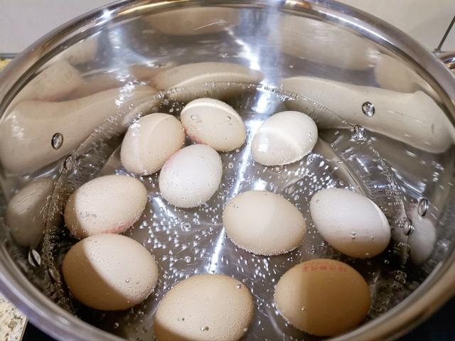 炖鸡蛋图片,蒸鸡蛋可以用矿泉水吗(3)