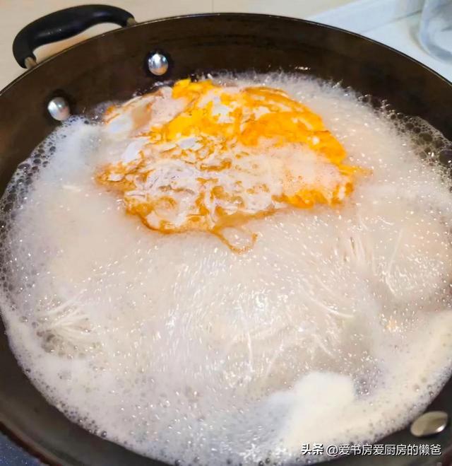 鸡蛋香菇葱油面的做法,葱油鸡蛋面做法步骤(3)