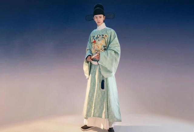 中国传统男性服饰,中国传统服饰的文化内涵(3)