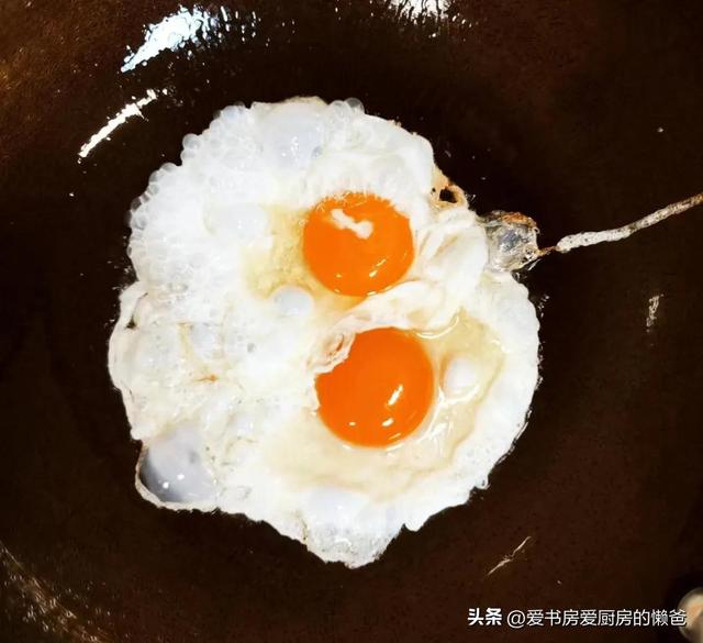 鸡蛋香菇葱油面的做法,葱油鸡蛋面做法步骤(2)