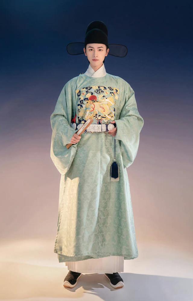 中国传统男性服饰,中国传统服饰的文化内涵(9)