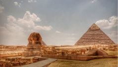 世界上最大的金字塔，胡夫金字塔(136.5米/684万吨)
