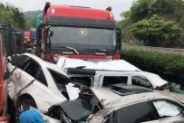 京昆高速陕西段七车相撞 事故致4死1伤