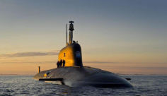 核潜艇下潜只几百米 太深会被挤爆？