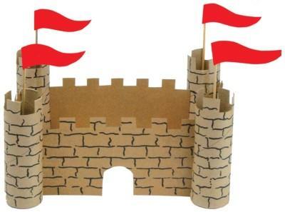 小纸箱做城堡,怎样用纸箱做个城堡(3)