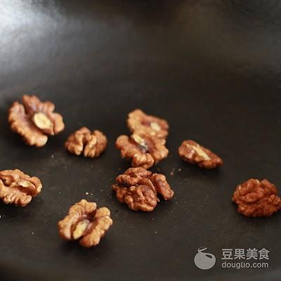 核桃炒西芹图解,核桃炒芹菜(2)