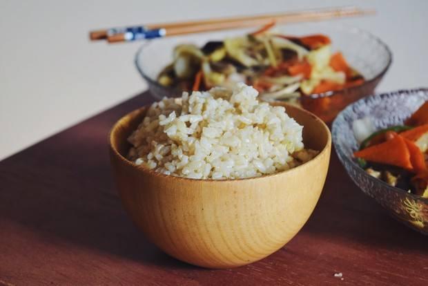 白米饭和糙米饭热量对比,米饭和糙米饭哪个热量比较高一点(4)