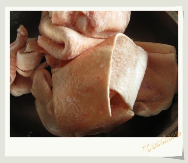 肉皮黄豆冻的熬制方法,猪皮黄豆冻的正宗做法(2)