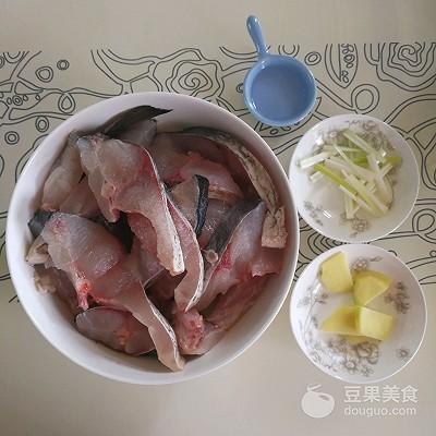 五香熏鱼正宗做法窍门,五香麻辣熏鱼的正宗做法(4)