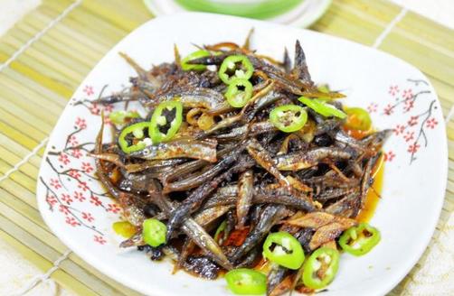 韭菜面条鱼家常做法,韭菜煮面条的正确方法(2)