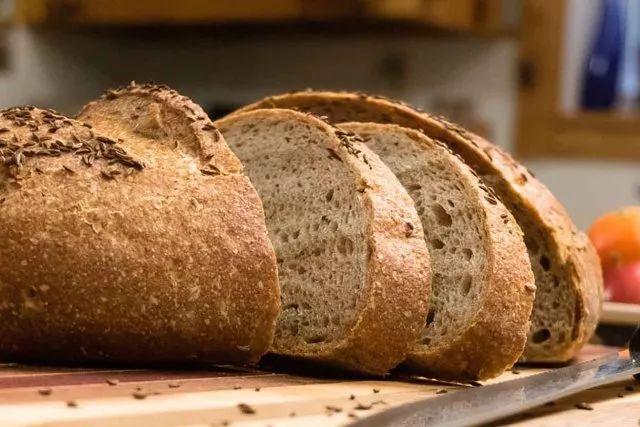 如何烤出表皮软的面包,怎么烤出来的面包表皮软(3)