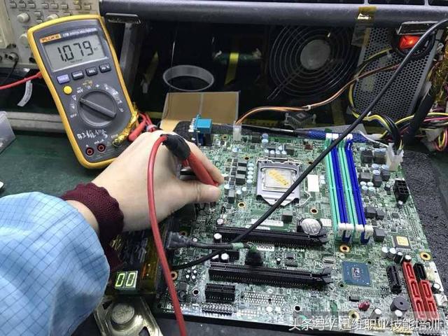电脑主板电压上不去,电脑主板电池怎么更换(2)