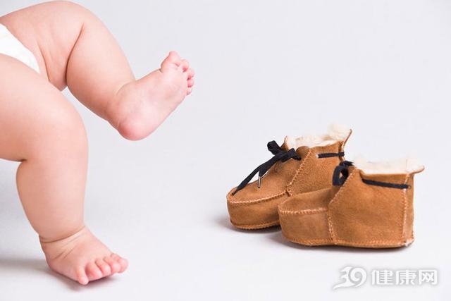 如何给两岁宝宝买鞋,给宝宝怎么买鞋最合适(1)