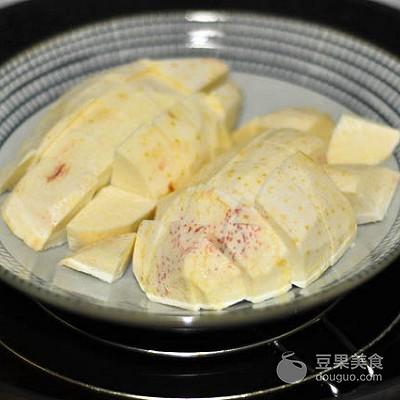 油炸芋头肉丸子的做法,芋头肉丸子详细做法(2)