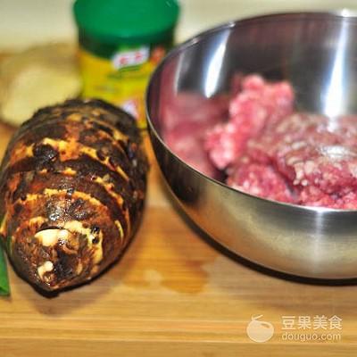 油炸芋头肉丸子的做法,芋头肉丸子详细做法(1)