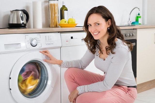 滚筒式洗衣机怎么排污,滚筒洗衣机排污位置图(1)