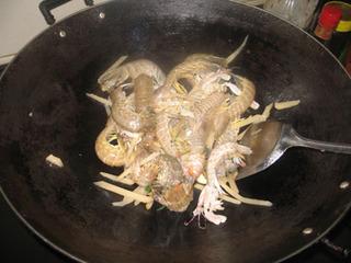盐水濑尿虾,虾用盐水泡了一晚还能吃吗(3)