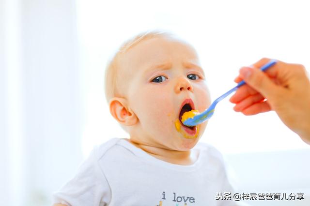 纯母乳喂养什么时候添加辅食最好,母乳喂养什么时候加辅食(3)