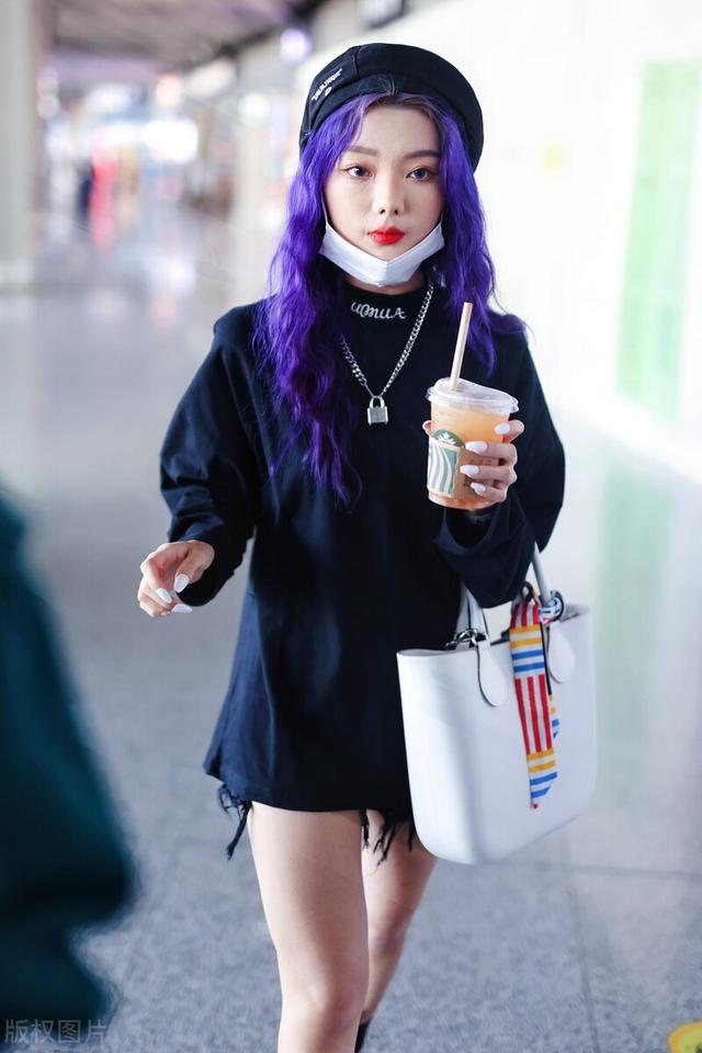 蓝紫色头发搭配什么颜色衣服,蓝紫色搭配什么颜色好看图片(1)