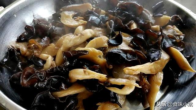 平菇能和黑木耳炒在一起吗,干平菇和干木耳在一块能炒吗(3)