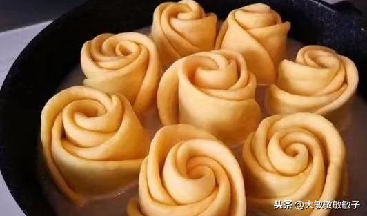 玉米面玫瑰花卷的做法,玉米面盘龙大花卷的做法(2)