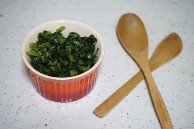 杏鲍菇清汤面的做法,西红柿杏鲍菇鸡蛋清汤面的做法(2)