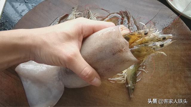 鱿鱼大虾最好吃的做法,鱿鱼大虾做法图解(2)