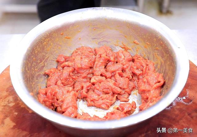 四川泡椒水煮牛肉的配方,四川野山椒泡椒牛肉最正宗做法(3)