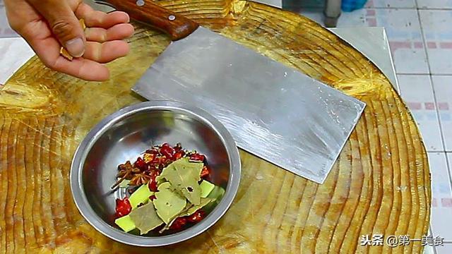 香辣鸡爪的做法家常简单,正宗川味香辣鸡爪做法(4)