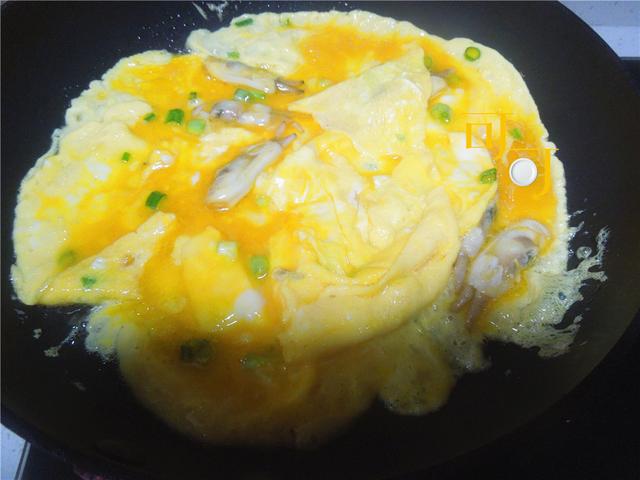海蛏炒蛋怎么做好吃,海蛏炒鸡蛋做法视频(12)