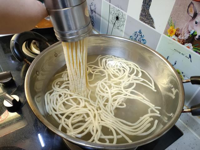 荞面饸饹的汤汁做法,家常饸饹汤的做法大全(2)