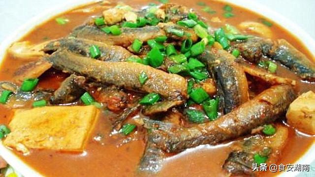 活泥鳅清炖豆腐的正宗做法,生吃泥鳅炖豆腐的做法(3)