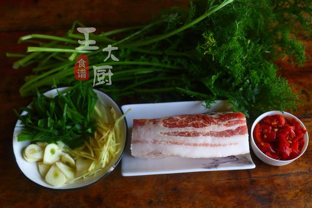 刚刚天津大厨做肉末炒雪里红菜,正宗肉末雪里红做法天津(2)