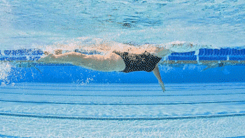 自由泳二次打腿的技巧,自由泳两次打腿方法与技巧(1)