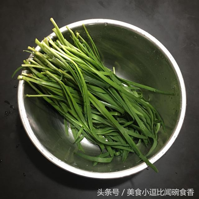韭菜炒蚕豆瓣的做法,蚕豆炒韭菜的做法大全(3)