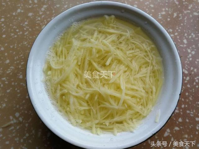 陕北洋芋擦擦酱料做法教程,陕北洋芋擦擦的酱汁(4)