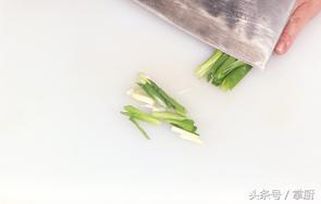 尖椒回锅肉正确做法,四川尖椒回锅肉的做法视频(4)