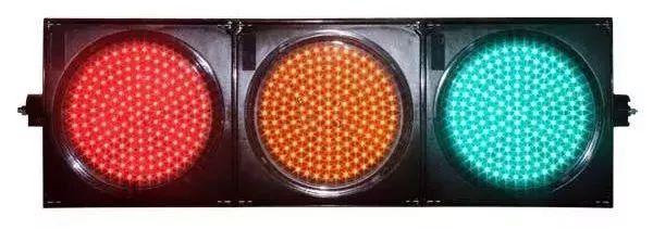 直行车道红灯我右转了怎么处罚,红灯的时候在直行车道右转(4)