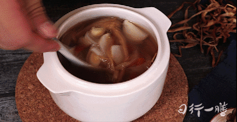 干黄花炖汤要先用水泡吗,干黄花没泡直接煮汤(2)
