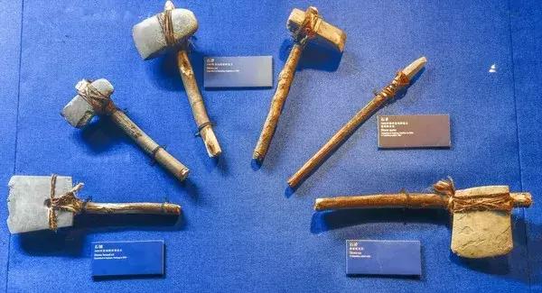 原始工具石矛制作,怎么用野外的石头和木棍做石矛(4)