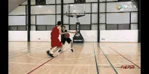 篮球违例和犯规大全,篮球技巧过人24招教学(3)