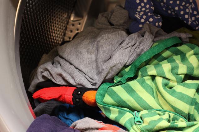 聚酯纤维衣服洗衣机选什么模式,聚酯纤维衣服染色了怎么去掉(1)