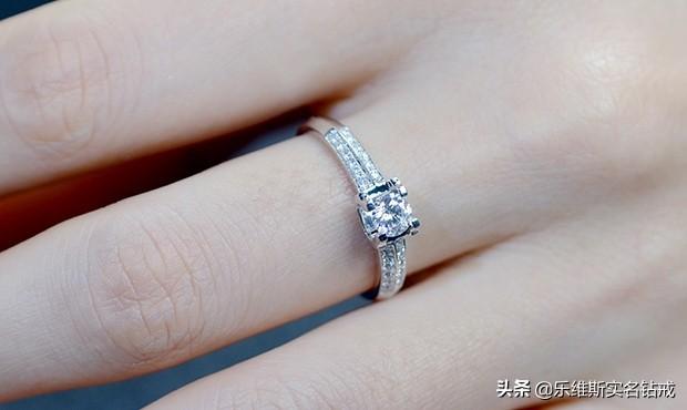 订婚戒指适合戴吗,订婚戒指需要戴多久(2)