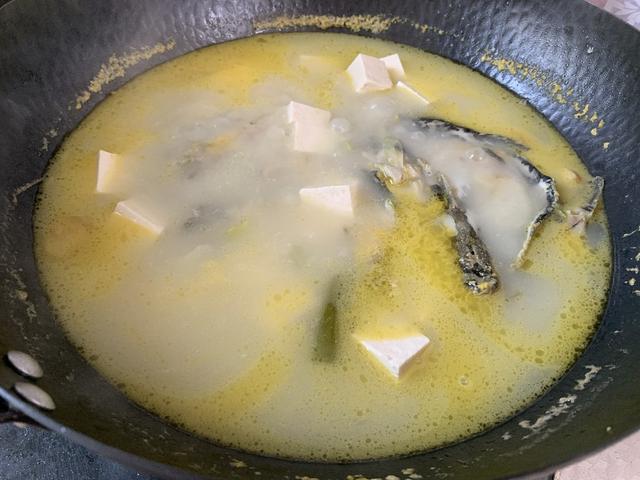 广东炖黄骨鱼汤的做法,黄骨鱼鸡蛋炖汤的做法(7)
