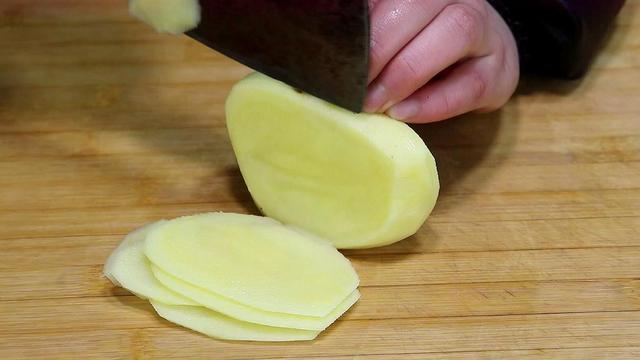 洋葱烧土豆最好吃做法,吃洋葱后一小时别碰这三种剩食物(2)